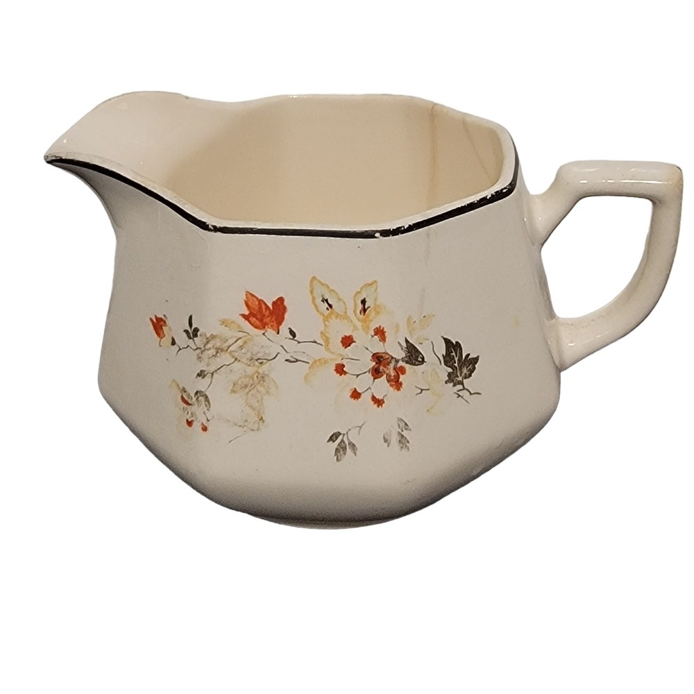 Homer Laughlin 1939 HLCW127-30‎ White Floral Discontinued Pattern Creamer